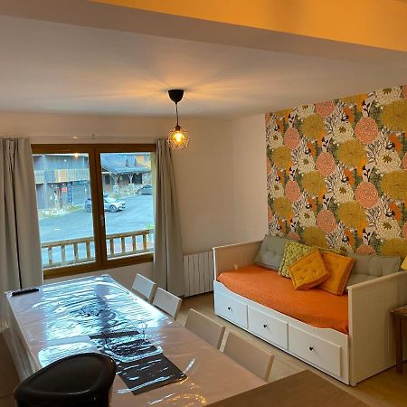 Le Fleuri Ensoleille De Guzet Apartment Ustou Bagian luar foto
