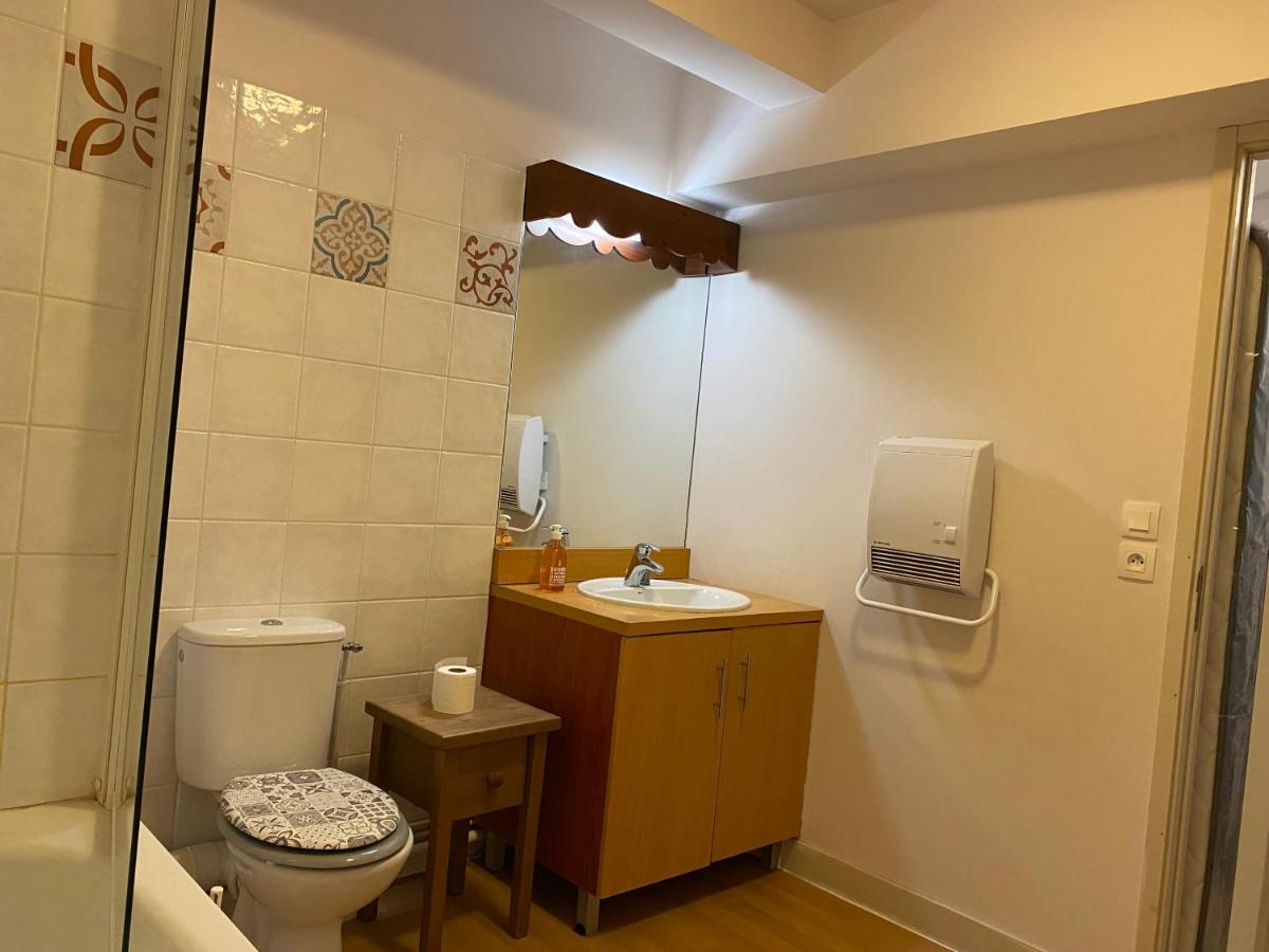 Le Fleuri Ensoleille De Guzet Apartment Ustou Bagian luar foto