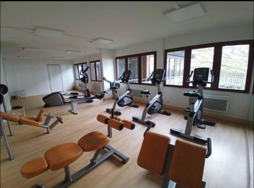 Le Fleuri Ensoleille De Guzet Apartment Ustou Bagian luar foto